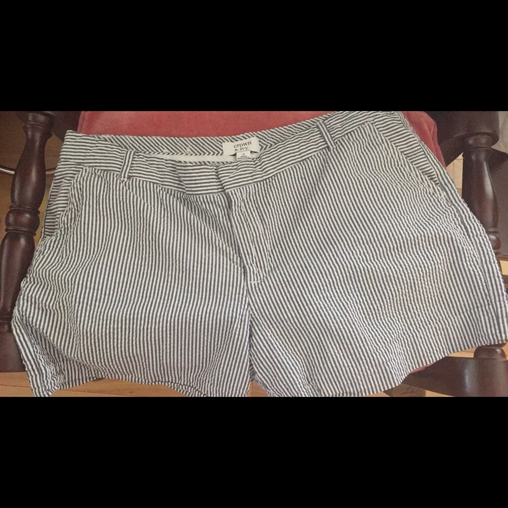Crown and Ivy seersucker shorts